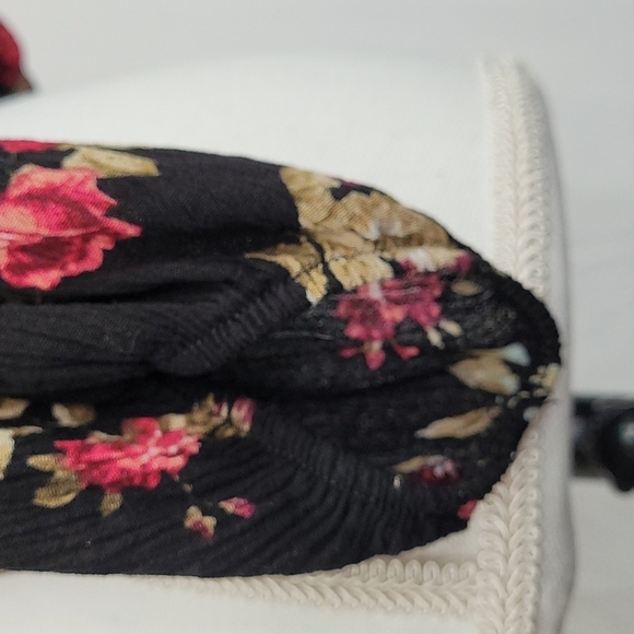 Ambaince Black,Burgundy Floral print open shoulder top. Juiner large - Picture 6 of 9